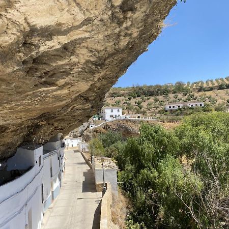 Casa Entre Rocas Setenil Setenil De Las Bodegas ภายนอก รูปภาพ